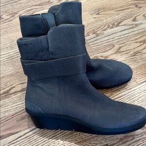 Ecco boots NWOT